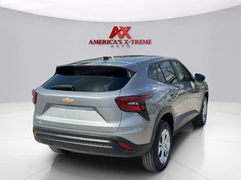Used 2025 Chevrolet Trax LS w/ Driver Confidence Package FWD image 6