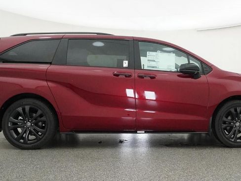 New 2026 Toyota Sienna XSE FWD image 27