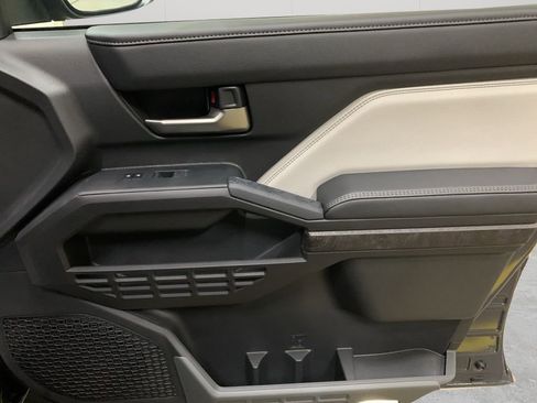 New 2025 Toyota Tacoma 4x4 Double Cab image 18