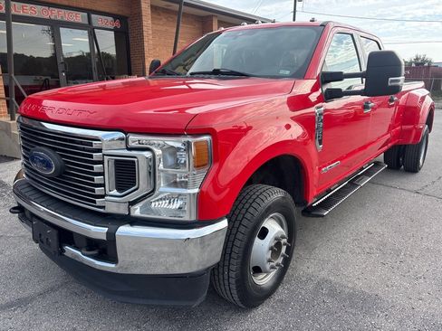 Used 2022 Ford F350 XLT image 2
