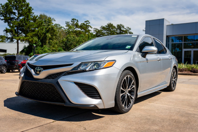 Used 2018 Toyota Camry SE w/ Audio Package FWD image 11