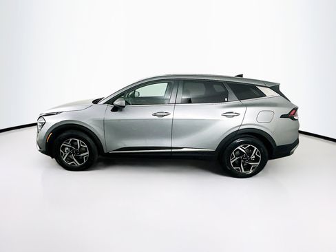 Used 2024 Kia Sportage LX image 4