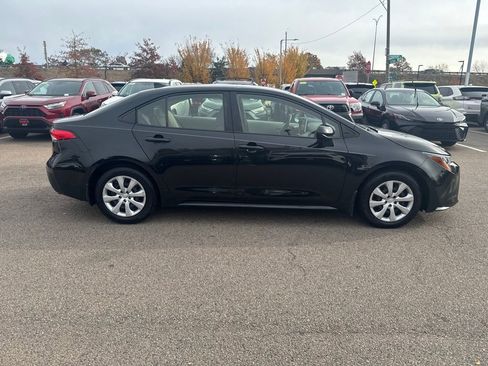 Used 2020 Toyota Corolla LE image 8