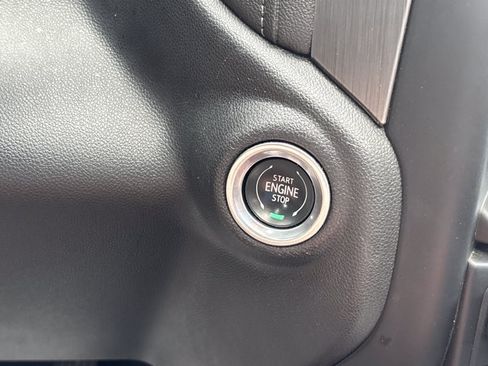 Used 2022 GMC Sierra 3500 Denali AWD/4WD image 31