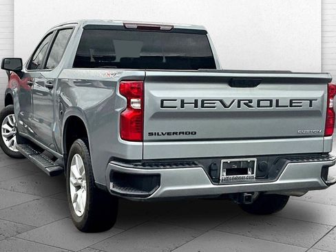 Used 2025 Chevrolet Silverado 1500 Custom image 9
