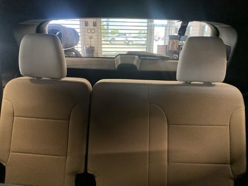 Used 2023 Chevrolet Traverse LS FWD image 30