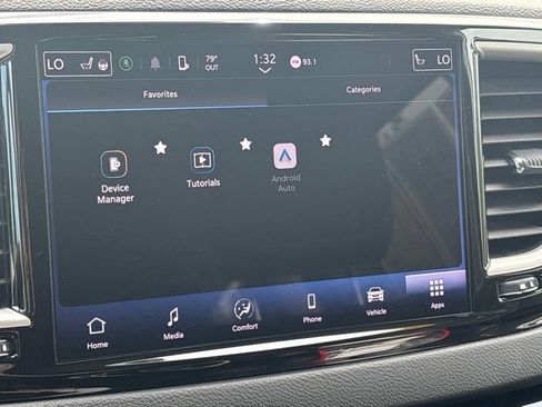 Used 2024 Chrysler Pacifica Touring-L FWD image 32