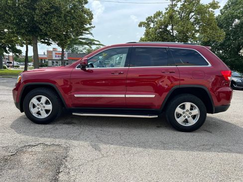 Used 2013 Jeep Grand Cherokee Laredo w/ Laredo E Group AWD/4WD image 4