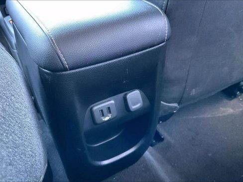 Used 2022 Chevrolet Colorado LT RWD image 33