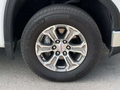 Used 2025 GMC Sierra 1500 SLT AWD/4WD image 9