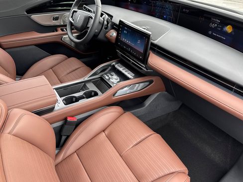 New 2026 Lincoln Nautilus Reserve AWD/4WD image 13