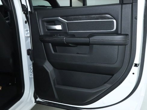 Used 2024 RAM 4500 SLT w/ Quick Order Package 2YG SLT image 31