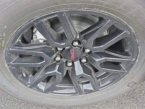 Used 2025 GMC Sierra 1500 Elevation image 32