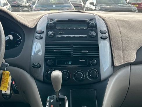 Used 2009 Toyota Sienna CE image 24