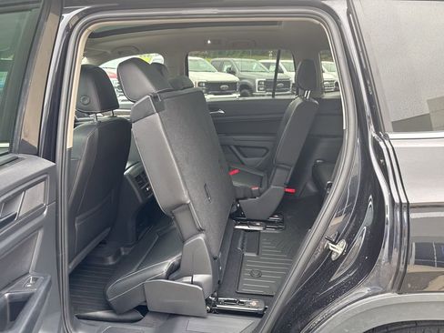 Used 2021 Volkswagen Atlas SE image 17