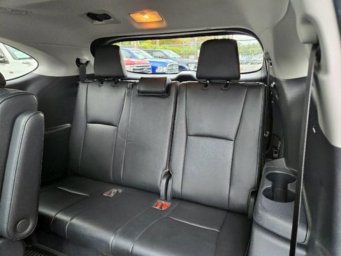 Used 2023 Toyota Highlander Platinum image 47