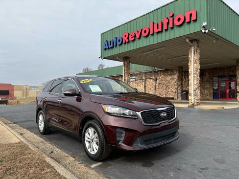 Used 2019 Kia Sorento LX image 1