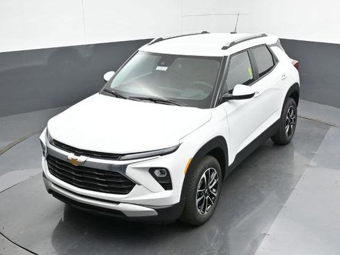 New 2025 Chevrolet TrailBlazer LT w/ Convenience Package image 17