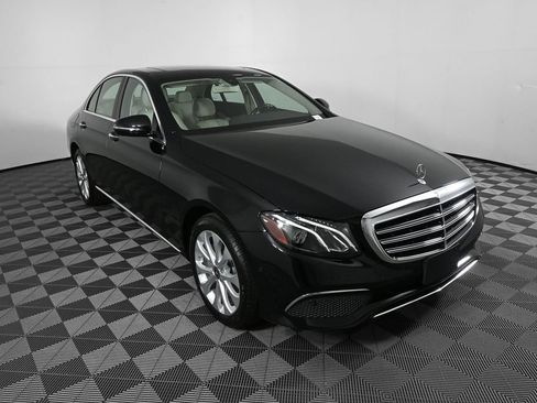 Certified 2017 Mercedes-Benz E 300 4MATIC image 24