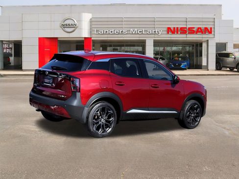 Used 2025 Nissan Kicks SR image 3