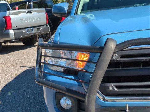 Certified 2019 Toyota Tacoma SR5 image 10