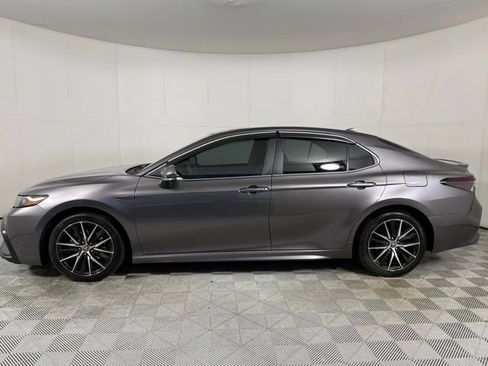 Used 2021 Toyota Camry SE w/ Audio Upgrade Package image 3