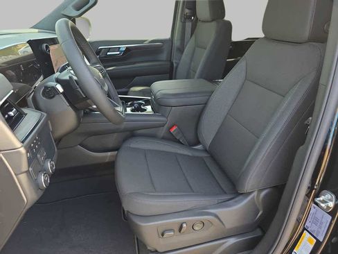 New 2026 Chevrolet Suburban LS RWD image 17
