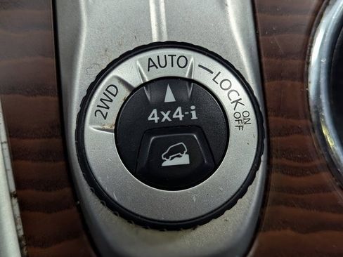 Used 2017 Nissan Pathfinder Platinum w/ Cargo Package image 34