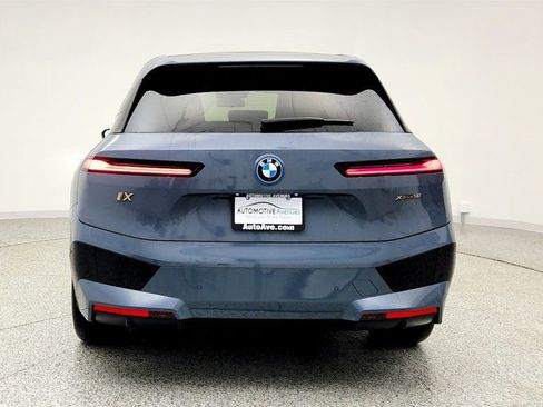 Used 2022 BMW iX xDrive50 w/ Premium Package image 6