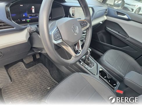 Used 2024 Volkswagen Taos SE FWD image 14