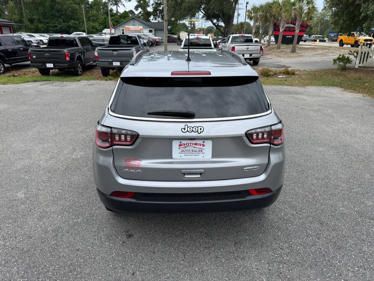 Used 2018 Jeep Compass Latitude AWD/4WD image 5