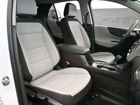 Used 2018 Chevrolet Equinox LS image 37