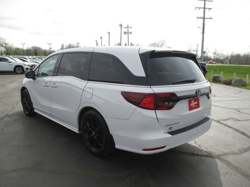 Used 2023 Honda Odyssey Sport image 8