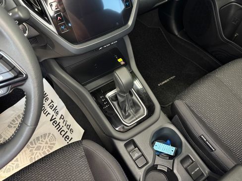 Used 2025 Subaru Forester Premium AWD/4WD image 19