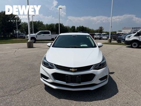 Used 2017 Chevrolet Cruze LT w/ Convenience Package FWD image 3