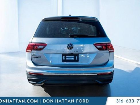 Used 2023 Volkswagen Tiguan SE image 33