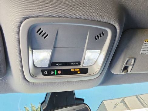 Used 2019 Chevrolet Volt LT image 22