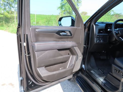 Used 2025 Chevrolet Tahoe RST w/ Comfort Package AWD/4WD image 27