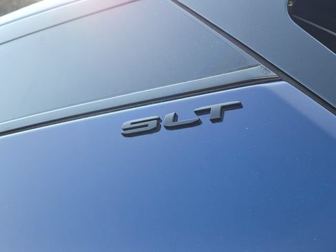 Used 2022 GMC Terrain SLT w/ Elevation Edition FWD image 10