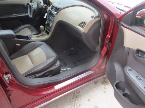 Used 2008 Chevrolet Malibu LTZ w/ Rear Power Package image 19