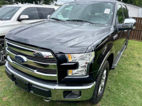 Used 2015 Ford F150 Lariat image 2
