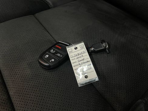 Used 2019 Jeep Grand Cherokee Trailhawk AWD/4WD image 37