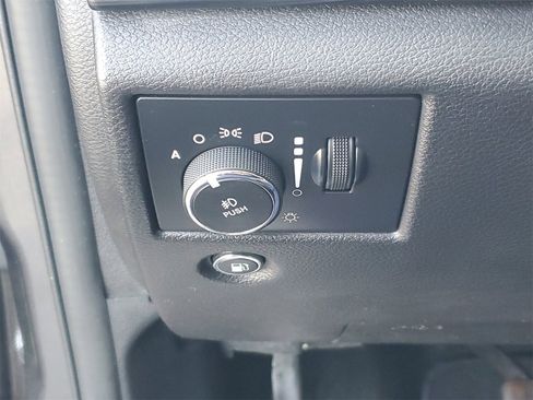 Used 2021 Jeep Grand Cherokee Laredo X image 31