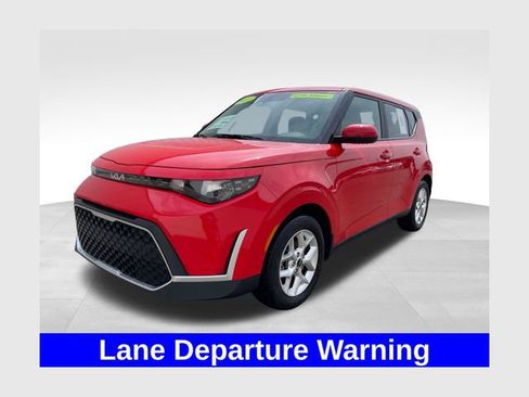 Used 2023 Kia Soul LX w/ LX Technology Package FWD image 1