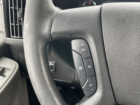 Used 2018 Chevrolet Express 2500 w/ Driver Convenience Package image 17