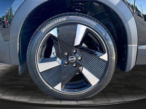 New 2026 Nissan Kicks SR FWD image 12