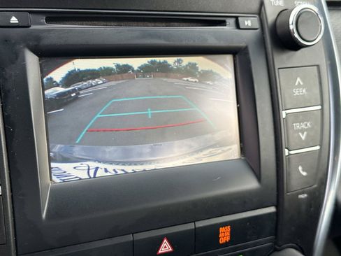 Used 2016 Toyota Camry LE FWD image 6