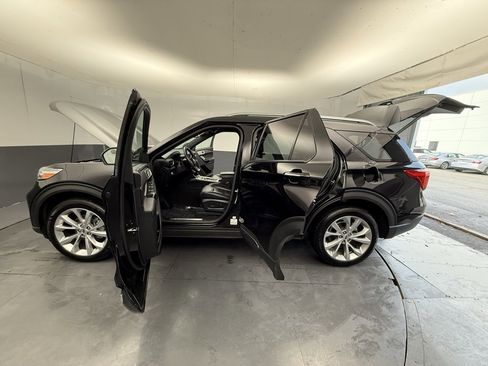 Used 2022 Ford Explorer Platinum w/ Equipment Group 601A image 16