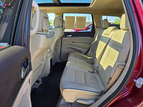 Used 2019 Jeep Grand Cherokee Overland AWD/4WD image 31