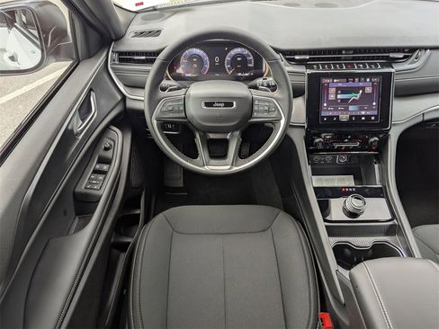 New 2025 Jeep Grand Cherokee L Laredo w/ Luxury Tech Group I image 14